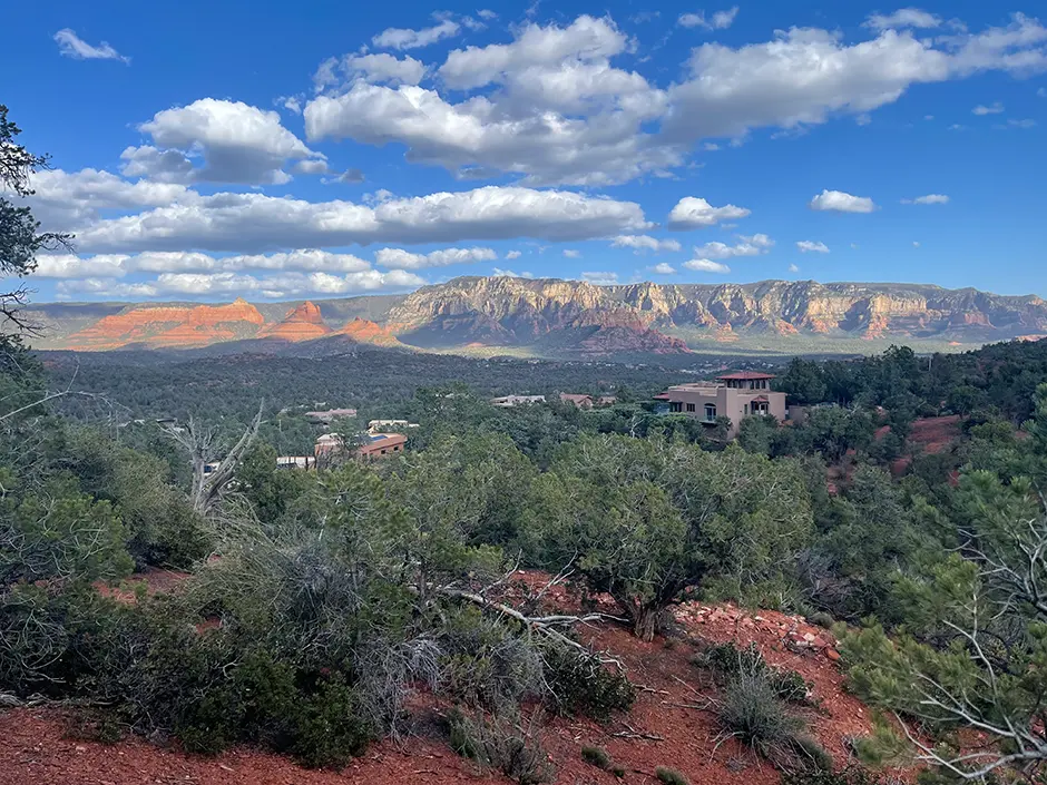Sedona neighborhood with red rock backdrop